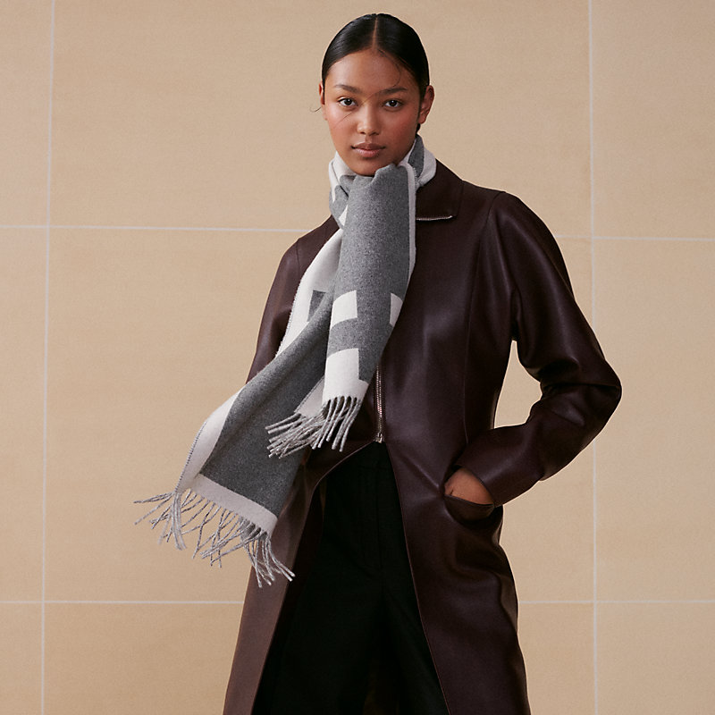 【おしゃれ】HERMES Sciarpa Casaque Sangle a Boucle Casaque Vague scarf | Hermès Hong Kong SAR